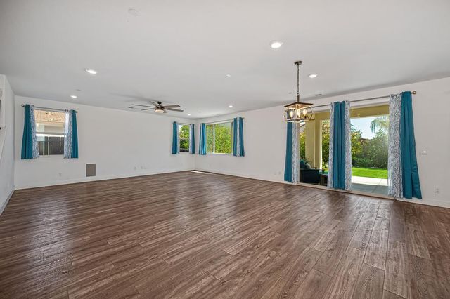9704 Tangelo Cir, Elk Grove, CA 95624