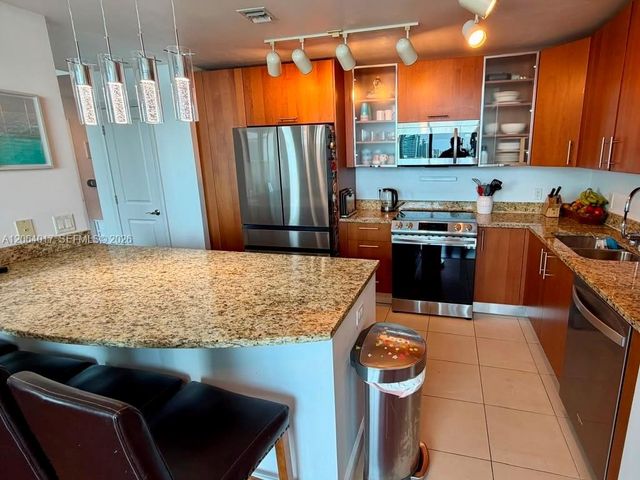 1945 S Ocean Dr 2212, Hallandale Beach, FL 33009