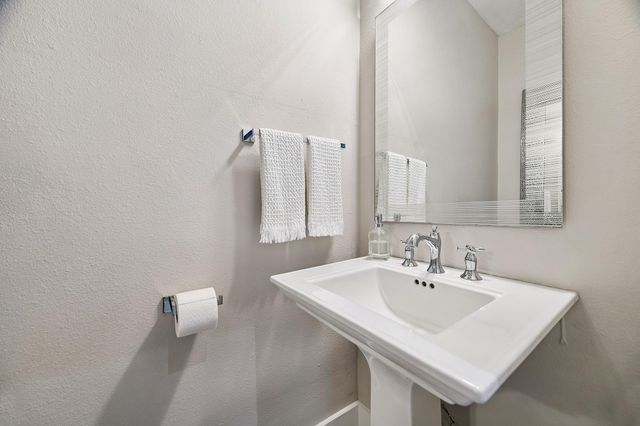 11711 Memorial Drive 95, Houston, TX 77024