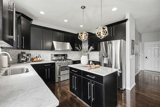 6714 Haymarket, Shelby Twp, MI 48317