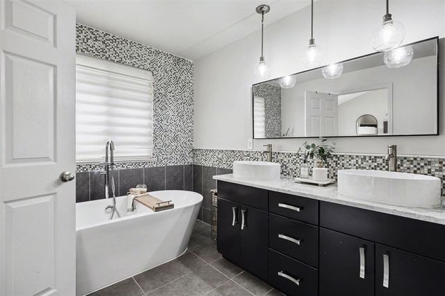 6714 Haymarket, Shelby Twp, MI 48317