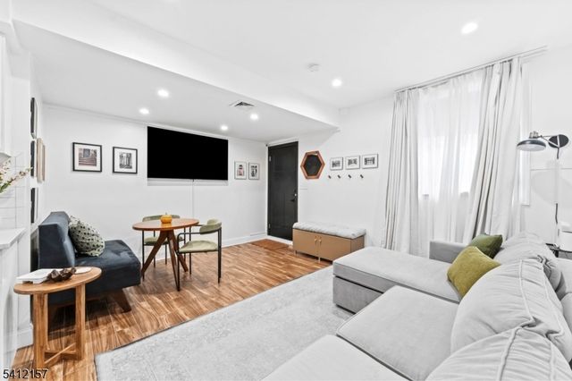 47 47th street 9, Weehawken Twp., NJ 07086