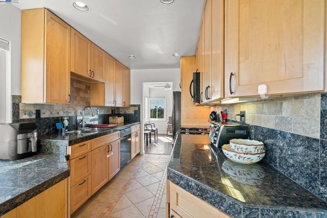 108 Mesa St, Vallejo, CA 94591