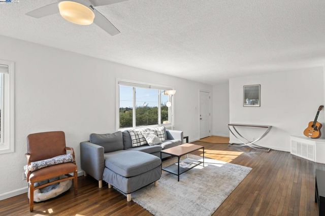 108 Mesa St, Vallejo, CA 94591