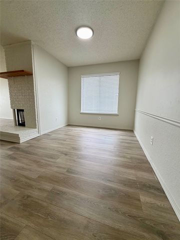 823 Blue Oak Drive, Lewisville, TX 75067