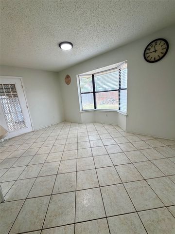 823 Blue Oak Drive, Lewisville, TX 75067