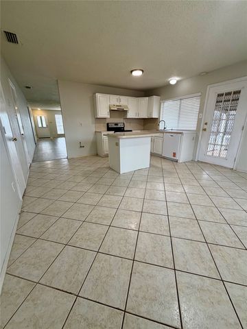 823 Blue Oak Drive, Lewisville, TX 75067