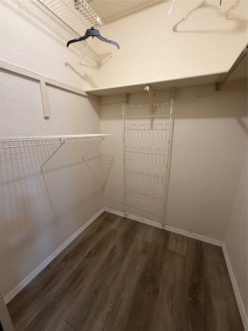 823 Blue Oak Drive, Lewisville, TX 75067