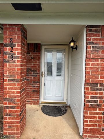 823 Blue Oak Drive, Lewisville, TX 75067