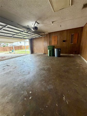 823 Blue Oak Drive, Lewisville, TX 75067