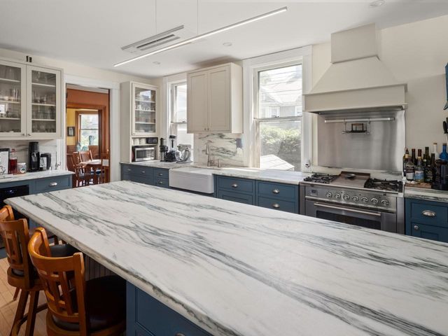 25 Buell Street, Burlington, VT 05401