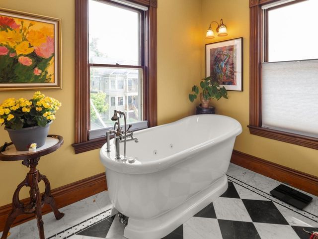 25 Buell Street, Burlington, VT 05401