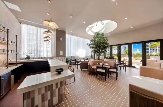 11 NE 6th St 1212, Miami, FL 33132