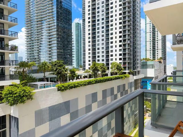 11 NE 6th St 1212, Miami, FL 33132
