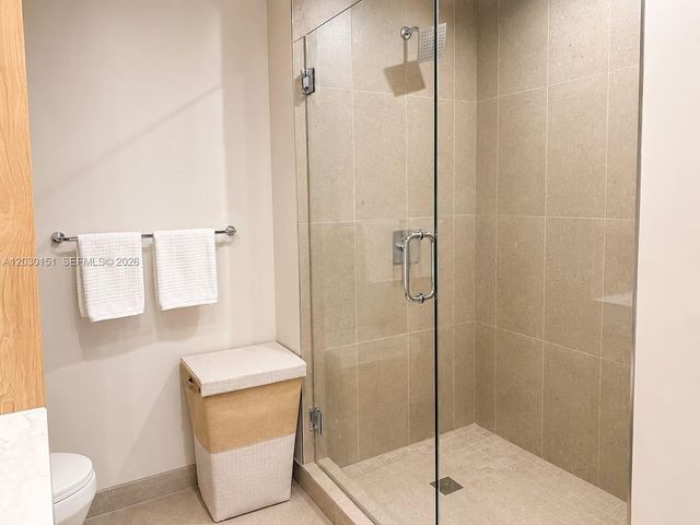 11 NE 6th St 1212, Miami, FL 33132