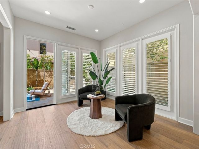 75 Thornapple, Irvine, CA 92620