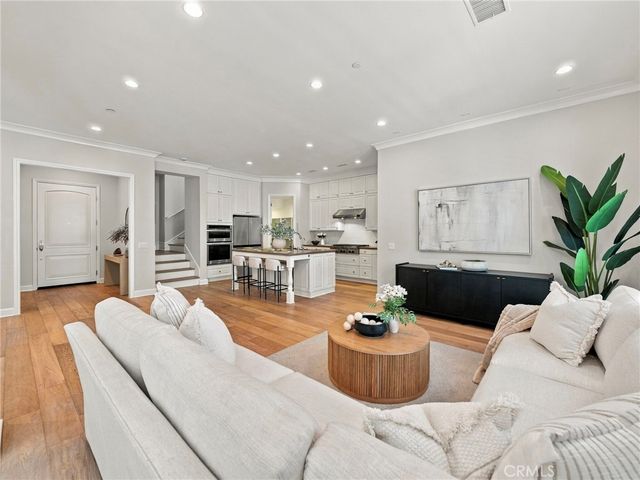 75 Thornapple, Irvine, CA 92620