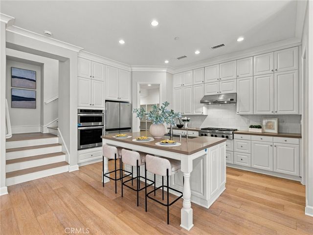 75 Thornapple, Irvine, CA 92620