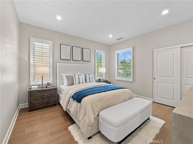 75 Thornapple, Irvine, CA 92620