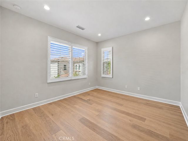 75 Thornapple, Irvine, CA 92620