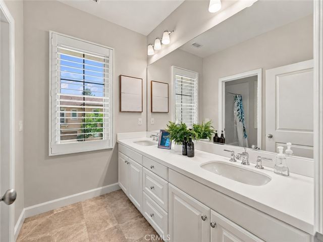 75 Thornapple, Irvine, CA 92620