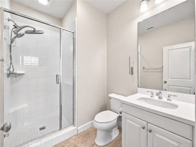 75 Thornapple, Irvine, CA 92620