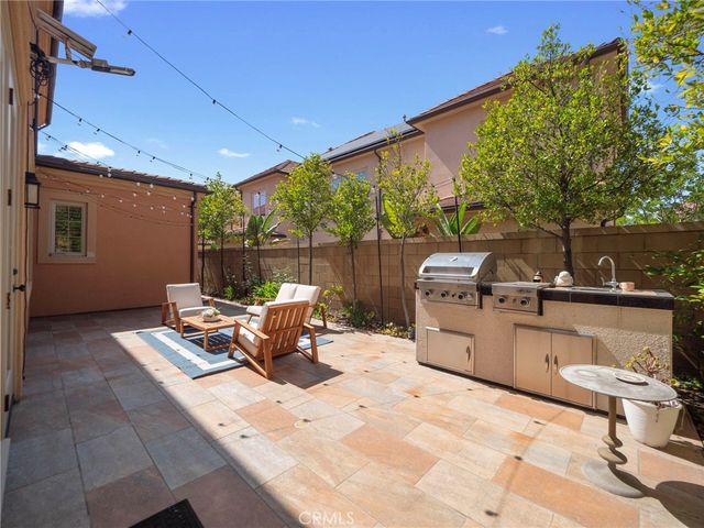 75 Thornapple, Irvine, CA 92620