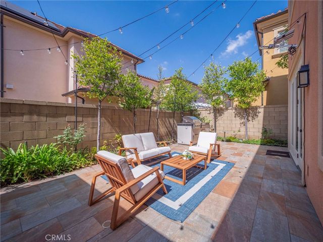 75 Thornapple, Irvine, CA 92620