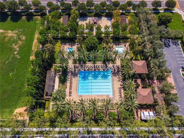 75 Thornapple, Irvine, CA 92620