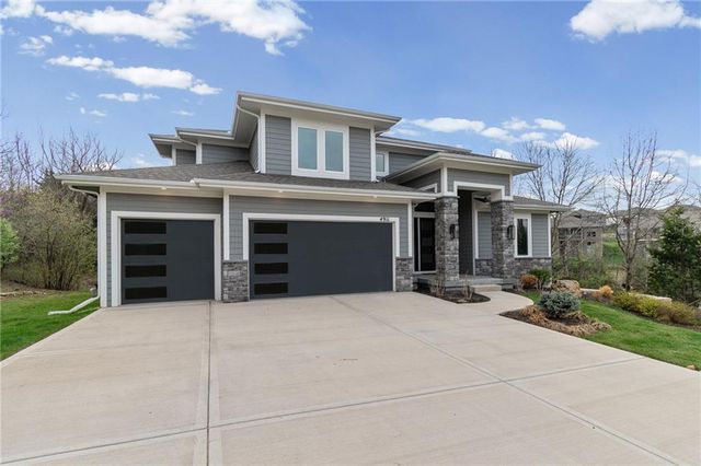 4911 Haskins Street, Shawnee, KS 66216