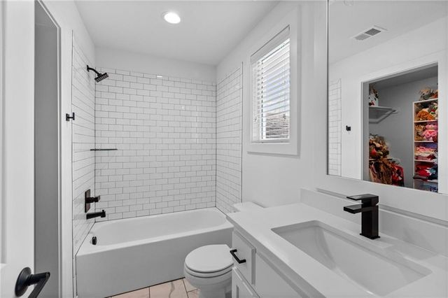 4911 Haskins Street, Shawnee, KS 66216