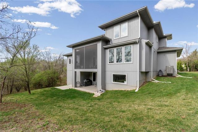 4911 Haskins Street, Shawnee, KS 66216