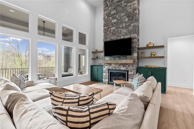 4911 Haskins Street, Shawnee, KS 66216