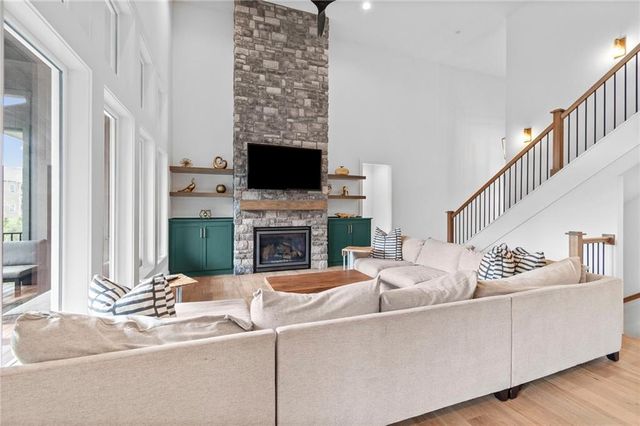 4911 Haskins Street, Shawnee, KS 66216