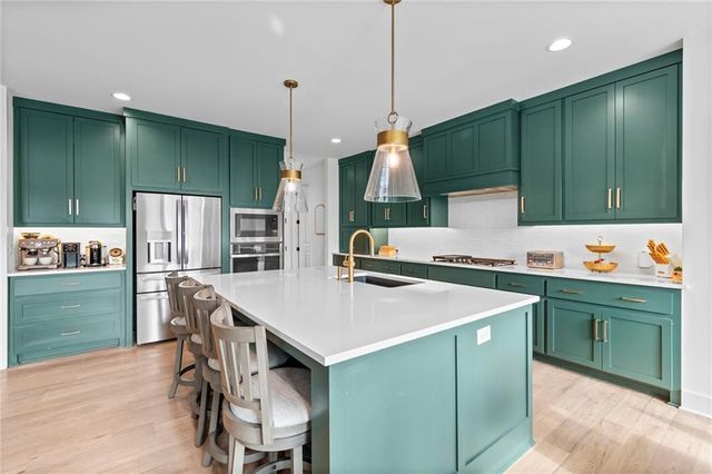 4911 Haskins Street, Shawnee, KS 66216