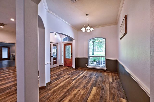 11 W Lake Forest Court, Conroe, TX 77384
