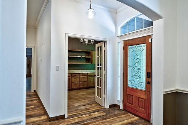 11 W Lake Forest Court, Conroe, TX 77384