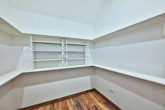 11 W Lake Forest Court, Conroe, TX 77384