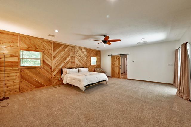 11 W Lake Forest Court, Conroe, TX 77384