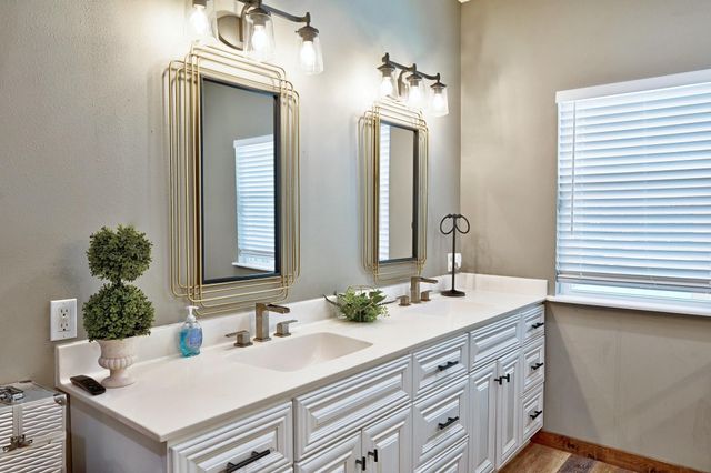 11 W Lake Forest Court, Conroe, TX 77384