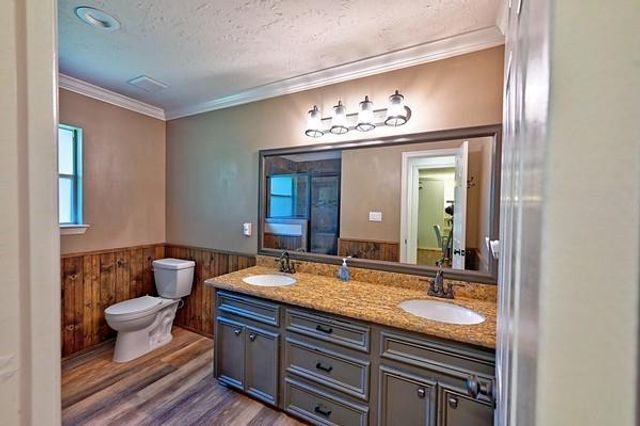 11 W Lake Forest Court, Conroe, TX 77384