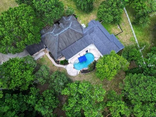11 W Lake Forest Court, Conroe, TX 77384