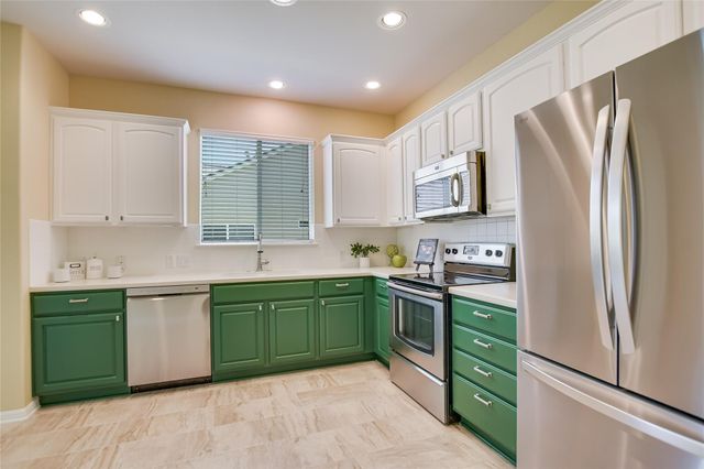 104 Grapevine LN, Georgetown, TX 78633