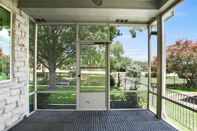 104 Grapevine LN, Georgetown, TX 78633
