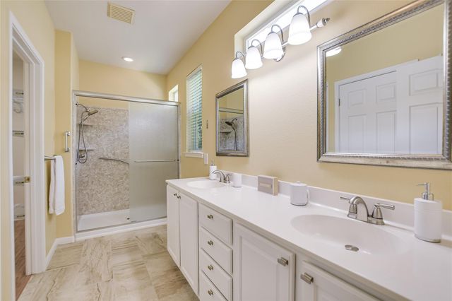 104 Grapevine LN, Georgetown, TX 78633