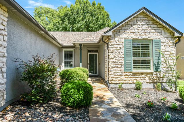 104 Grapevine LN, Georgetown, TX 78633