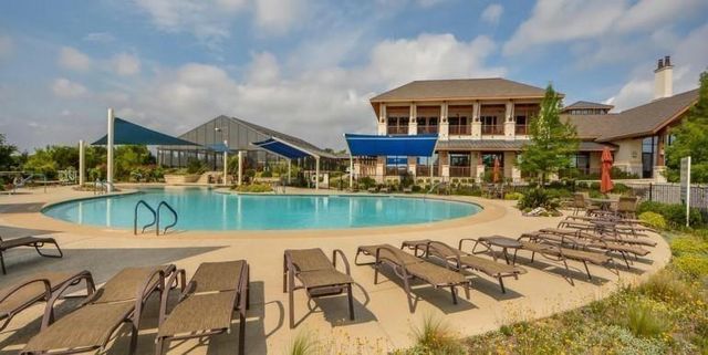104 Grapevine LN, Georgetown, TX 78633