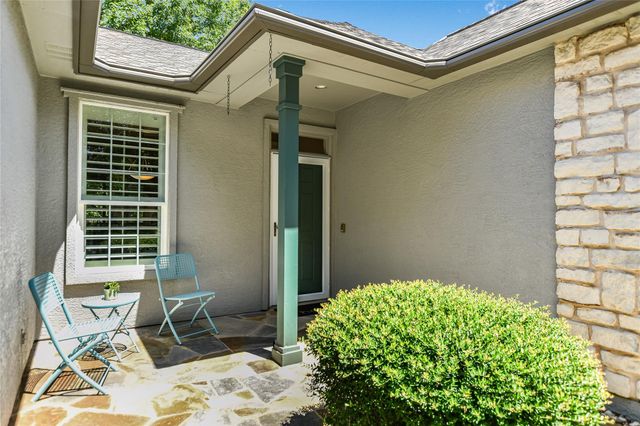 104 Grapevine LN, Georgetown, TX 78633