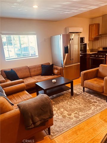 20110 Vintage, Chatsworth, CA 91311