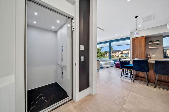 2111 Water Canyon Court, Houston, TX 77077